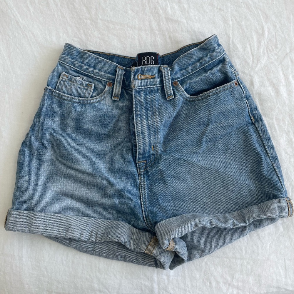 BDG Urban Outfitters Mom High Rise Denim Shorts Size 26